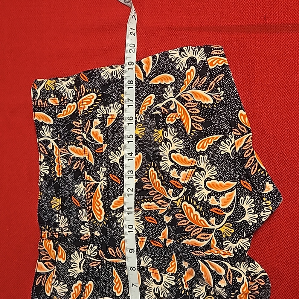H and M floral leaf graphic print shorts size 12 faux cuff hem - Picture 8 of 8